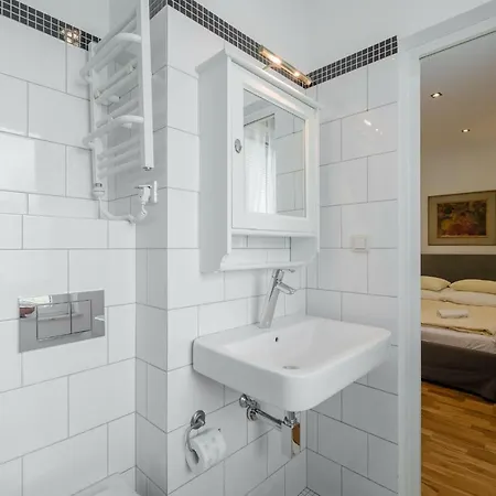 - Grandtulipan Appartement *